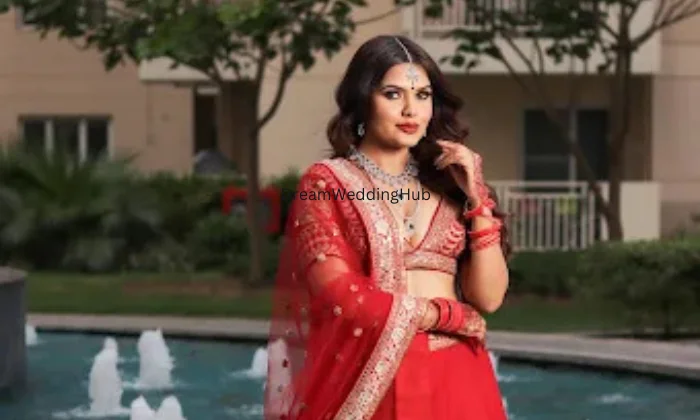 Nikita Nayan Luxury Salon Makeup Academy